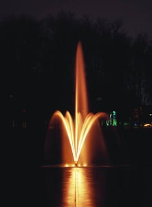 pływająca fontanna